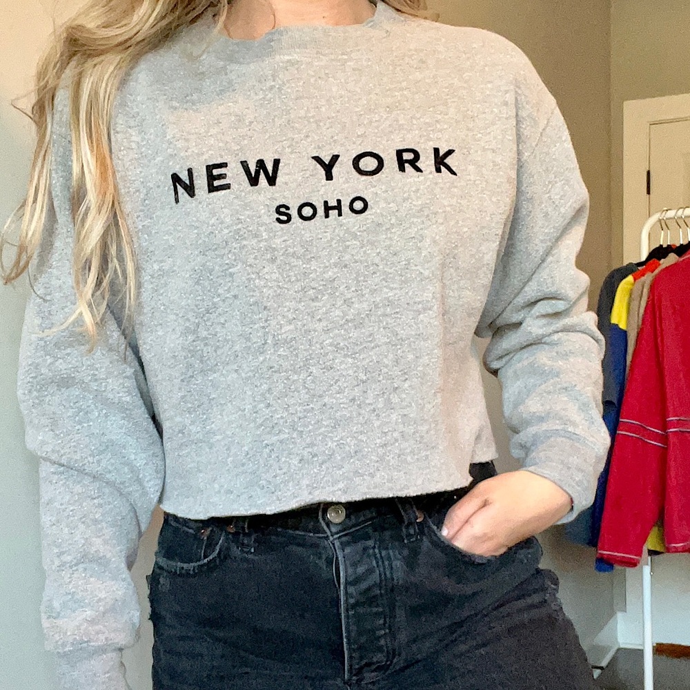 Brandy Melville New York Soho cropped sweatshirt